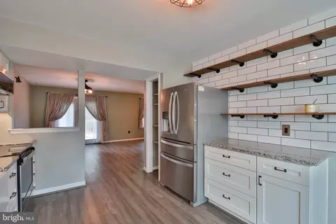 7853 Kings Bench Pl, Pasadena, MD 21122 photo 9