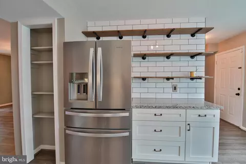 7853 Kings Bench Pl, Pasadena, MD 21122 photo 10