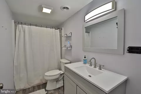 7853 Kings Bench Pl, Pasadena, MD 21122 photo 30