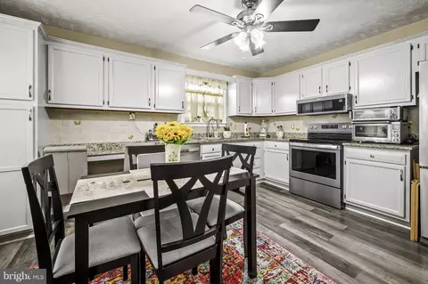 Kitchen - 7814 Catherine Ave, Pasadena, MD 21122 photo 2 of 3