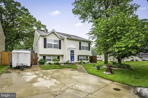 Exterior - 7814 Catherine Ave, Pasadena, MD 21122 photo 2 of 6