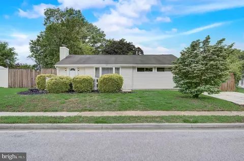 4 Penny Ln, Pasadena, MD 21122 photo 2