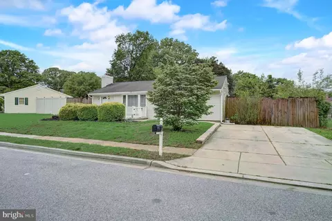 4 Penny Ln, Pasadena, MD 21122 photo 3