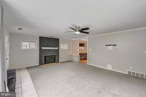 4 Penny Ln, Pasadena, MD 21122 photo 9