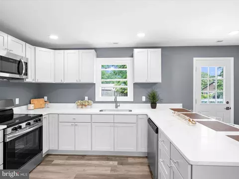 Kitchen - 1008 Mountain Top Dr, Annapolis, MD 21409 photo 3 of 5
