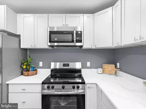 Kitchen - 1008 Mountain Top Dr, Annapolis, MD 21409 photo 4 of 5