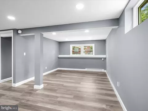 Living - 1008 Mountain Top Dr, Annapolis, MD 21409 photo 3 of 3