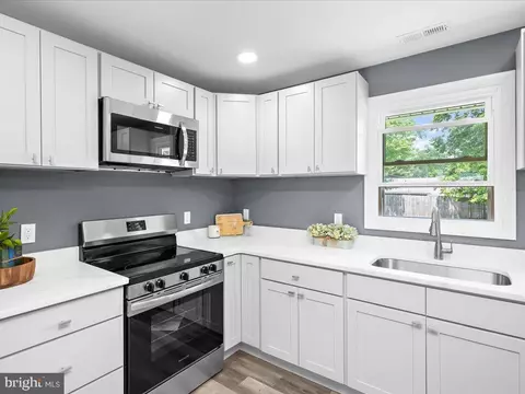 Kitchen - 1008 Mountain Top Dr, Annapolis, MD 21409 photo 5 of 5