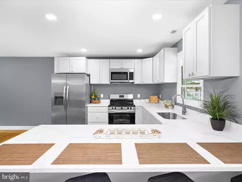 Kitchen - 1008 Mountain Top Dr, Annapolis, MD 21409 photo 2 of 5