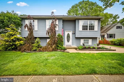 8127 Santa Fe Dr, Severn, MD 21144