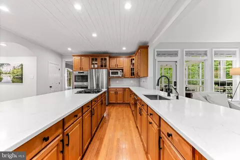 Kitchen - 619 Dillon Ct, Edgewater, MD 21037 photo 3 of 7