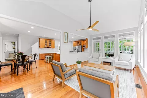 Entry Way - 619 Dillon Ct, Edgewater, MD 21037 photo 4 of 12