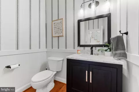 Bath - 619 Dillon Ct, Edgewater, MD 21037 photo 1 of 8