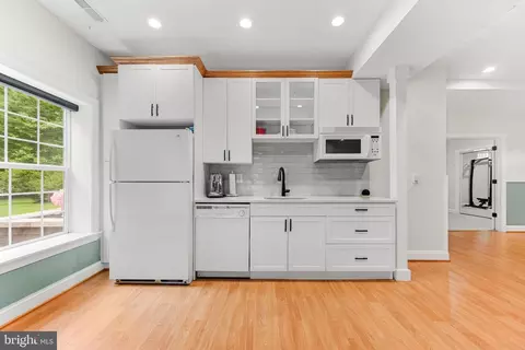 Kitchen - 619 Dillon Ct, Edgewater, MD 21037 photo 7 of 7