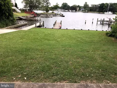 Exterior - 130 Sandy Beach Dr, Pasadena, MD 21122 photo 6 of 7