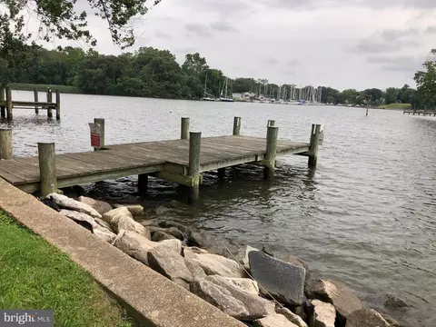 View/Area - 130 Sandy Beach Dr, Pasadena, MD 21122 photo 1 of 2