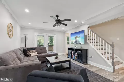 695 B St, Pasadena, MD 21122 photo 19