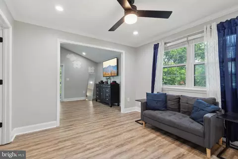 695 B St, Pasadena, MD 21122 photo 29