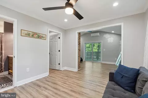 695 B St, Pasadena, MD 21122 photo 30