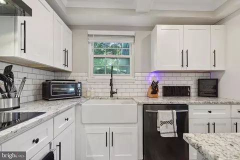 695 B St, Pasadena, MD 21122 photo 12