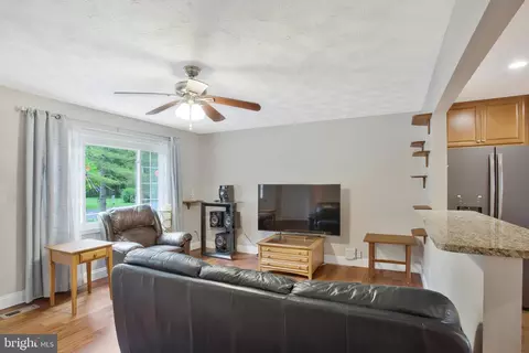 1703 Snug Harbor Rd, Shady Side, MD 20764 photo 8