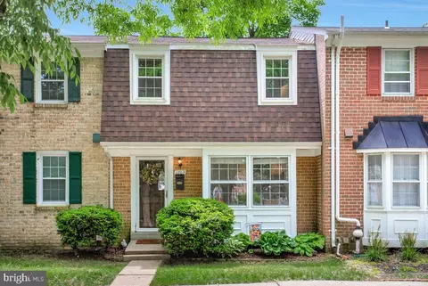 1769 Castleford Sq #124, Crofton, MD 21114