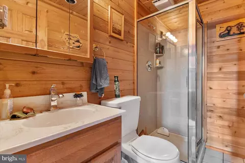 Bath - 134 Circle Rd, Pasadena, MD 21122 photo 3 of 3