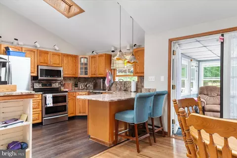 Kitchen - 134 Circle Rd, Pasadena, MD 21122 photo 1 of 2
