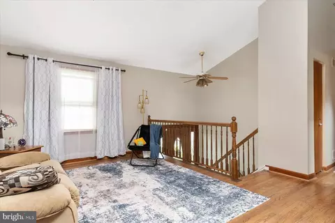 Entry Way - 134 Circle Rd, Pasadena, MD 21122 photo 1 of 4