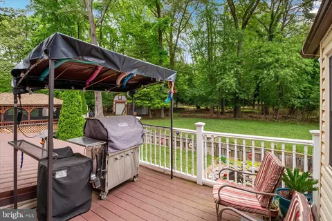 Exterior - 134 Circle Rd, Pasadena, MD 21122 photo 7 of 19