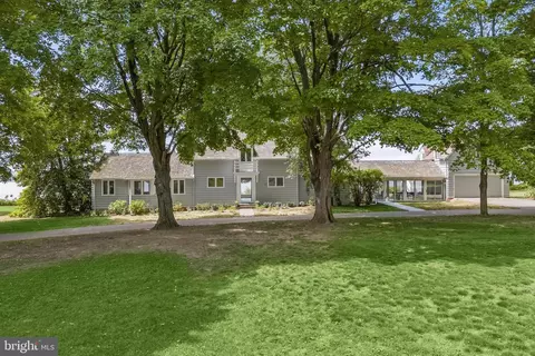 752 Skywater Rd, Gibson Island, MD 21056