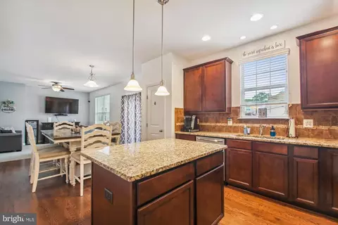 916 Boundary Ave, Pasadena, MD 21122 photo 6