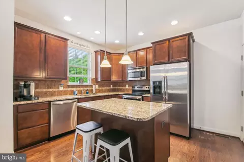 916 Boundary Ave, Pasadena, MD 21122 photo 4