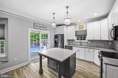 916 Forest Rd, Severn, MD 21144 photo 11