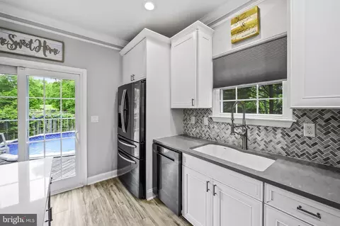 916 Forest Rd, Severn, MD 21144 photo 14