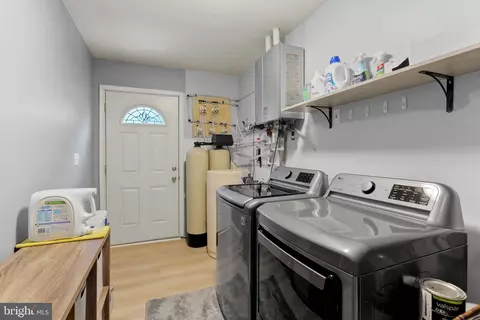 321 Queen Anne Rd, Pasadena, MD 21122 photo 22