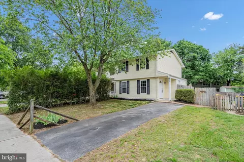 3484 Old Crown Dr, Pasadena, MD 21122 photo 2