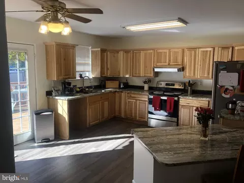 Kitchen - 3368 Oak Dr, Edgewater, MD 21037 photo 3 of 3