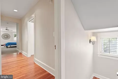 Entry Way - 35 Southgate Ave, Annapolis, MD 21401 photo 9 of 14