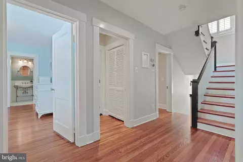 Entry Way - 35 Southgate Ave, Annapolis, MD 21401 photo 8 of 14