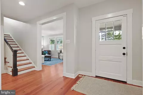 Entry Way - 35 Southgate Ave, Annapolis, MD 21401 photo 3 of 14