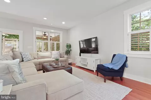 Living - 35 Southgate Ave, Annapolis, MD 21401 photo 3 of 4