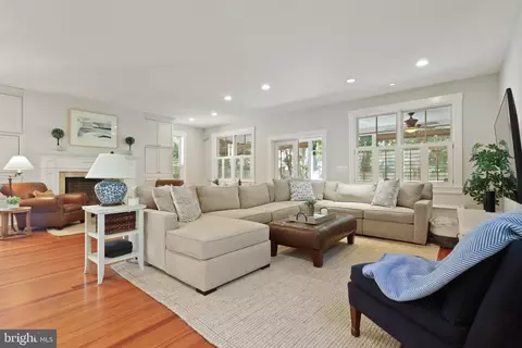 Living - 35 Southgate Ave, Annapolis, MD 21401 photo 2 of 4