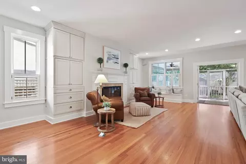 Living - 35 Southgate Ave, Annapolis, MD 21401 photo 4 of 4