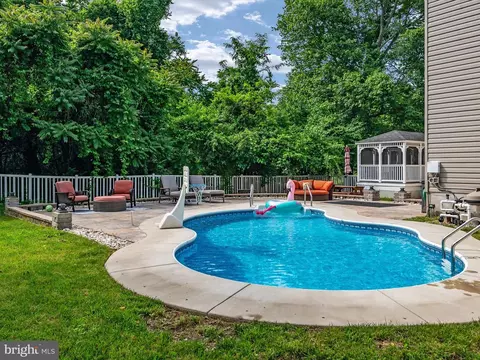 8492 Bussenius Rd, Pasadena, MD 21122 photo 36