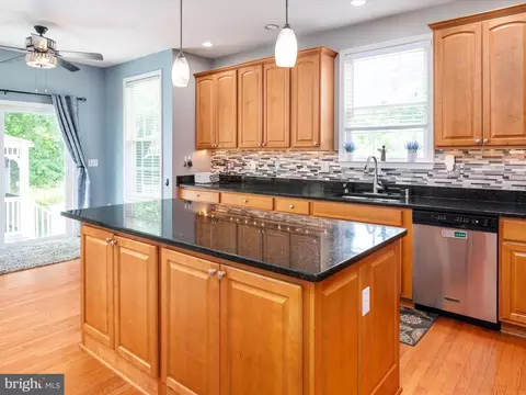 8492 Bussenius Rd, Pasadena, MD 21122 photo 10