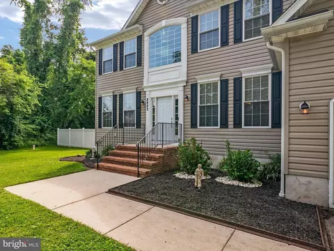 8492 Bussenius Rd, Pasadena, MD 21122 photo 3