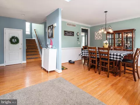 8492 Bussenius Rd, Pasadena, MD 21122 photo 5