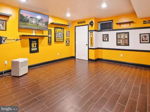 8492 Bussenius Rd, Pasadena, MD 21122 photo 33