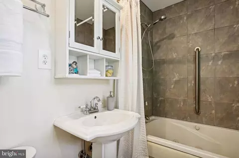 Bath - 2590 Timber Cv #93, Annapolis, MD 21401 photo 3 of 3